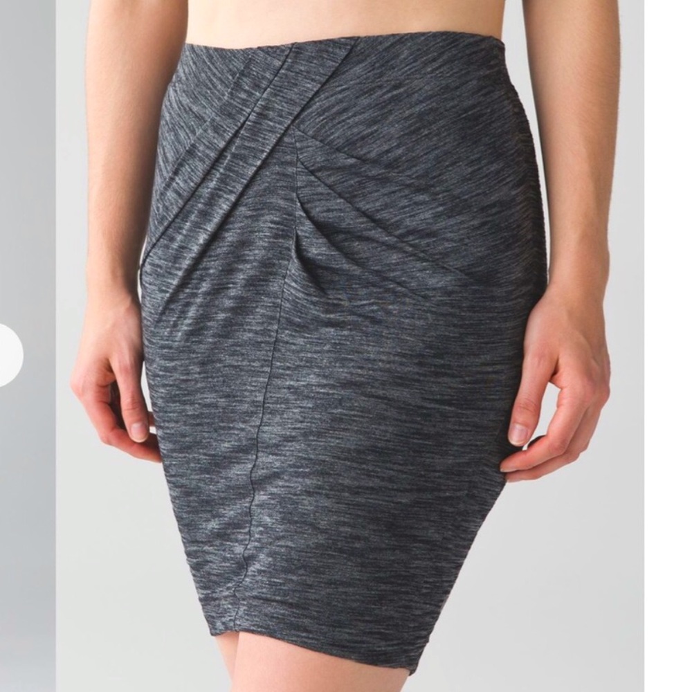 Lululemon Yoga Haven skirt - Size 12